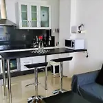 Yumbo - Tanife Roos Appartement *