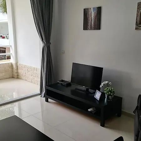 Apartment Yumbo - Tanife Roos *